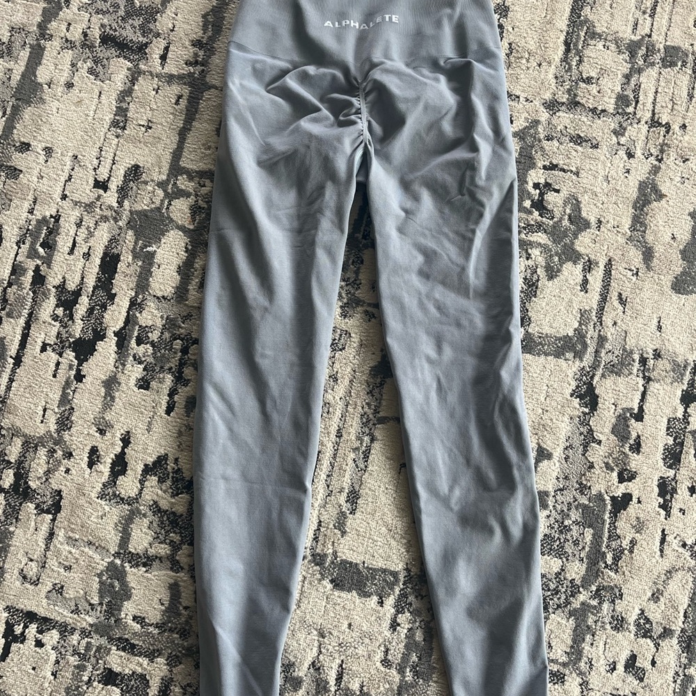 Alphalete Amplify Gray Leggings